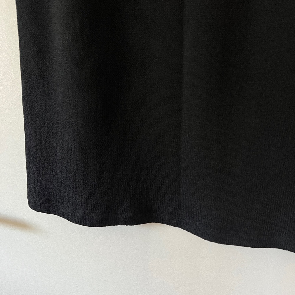 St. John Basic Classic Black Wool Skirt - Picture 4 of 10